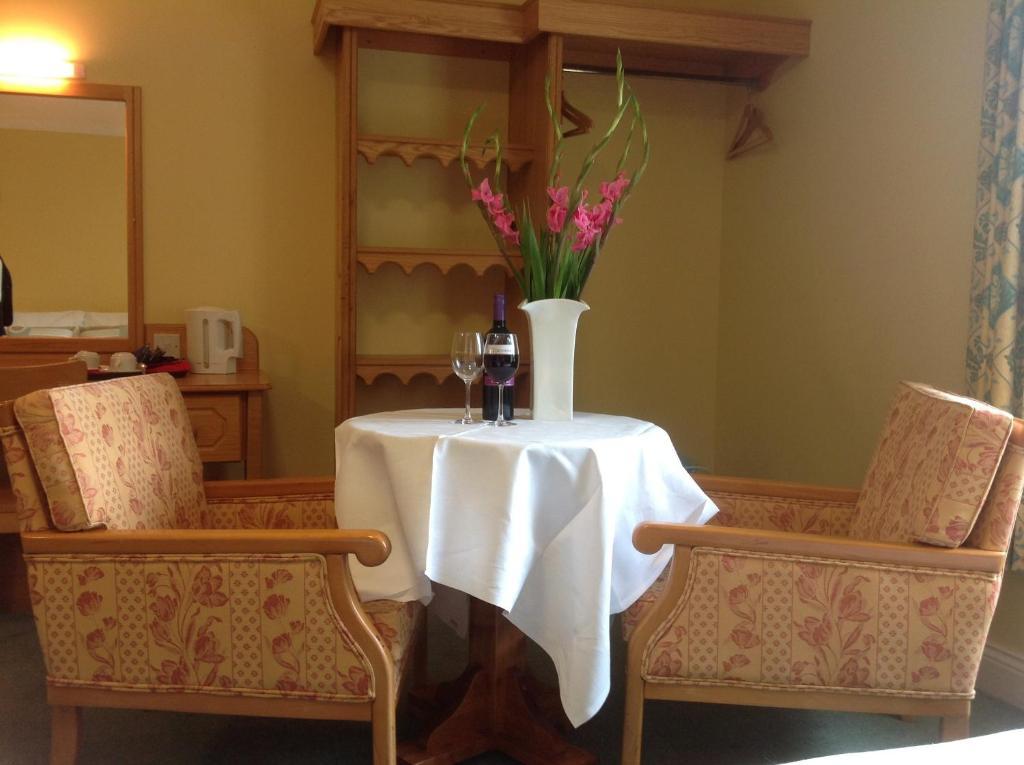 Ballyvourney Abbey Hotel מראה חיצוני תמונה